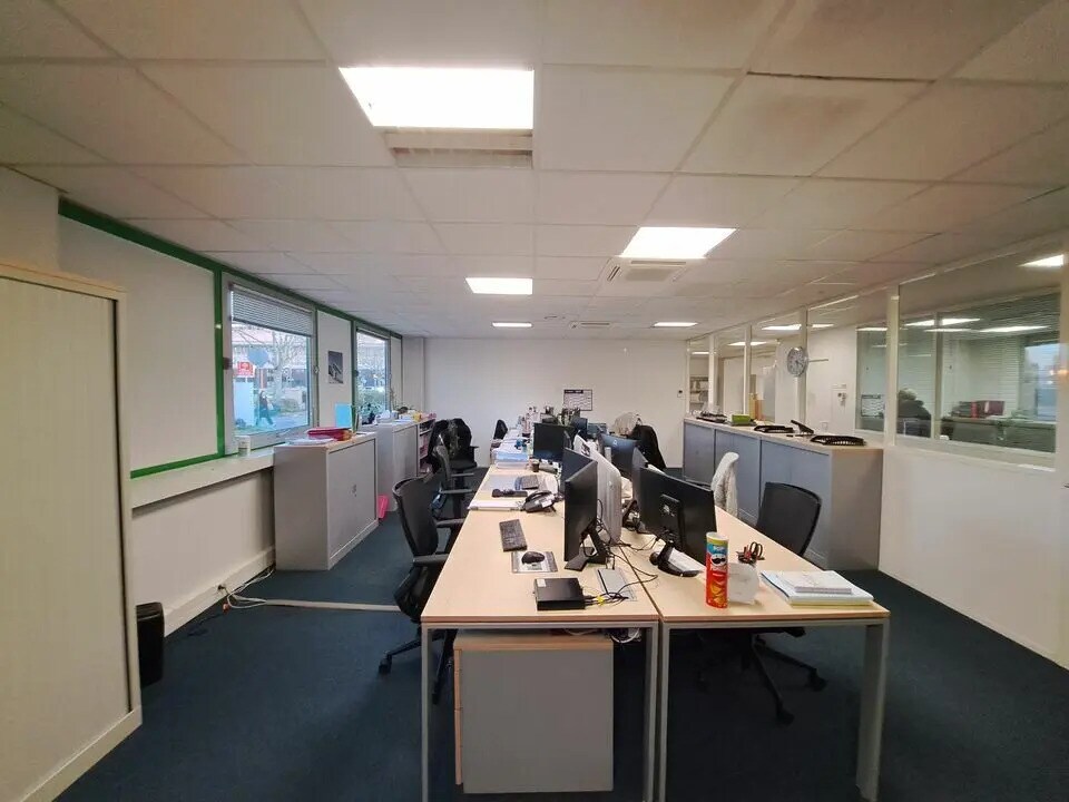 Light Industrial in Labège to rent Building Photo- Image 1 of 7