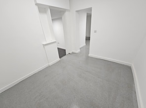 129-133 Stamford St, Ashton Under Lyne to rent Interior Photo- Image 1 of 4