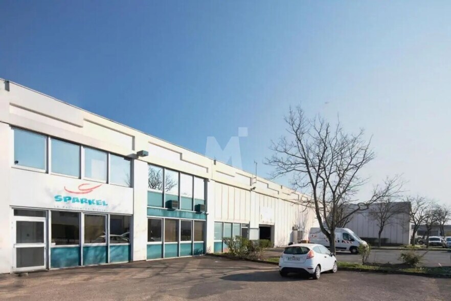 Light Industrial in Valenton to rent - Building Photo - Image 3 of 7