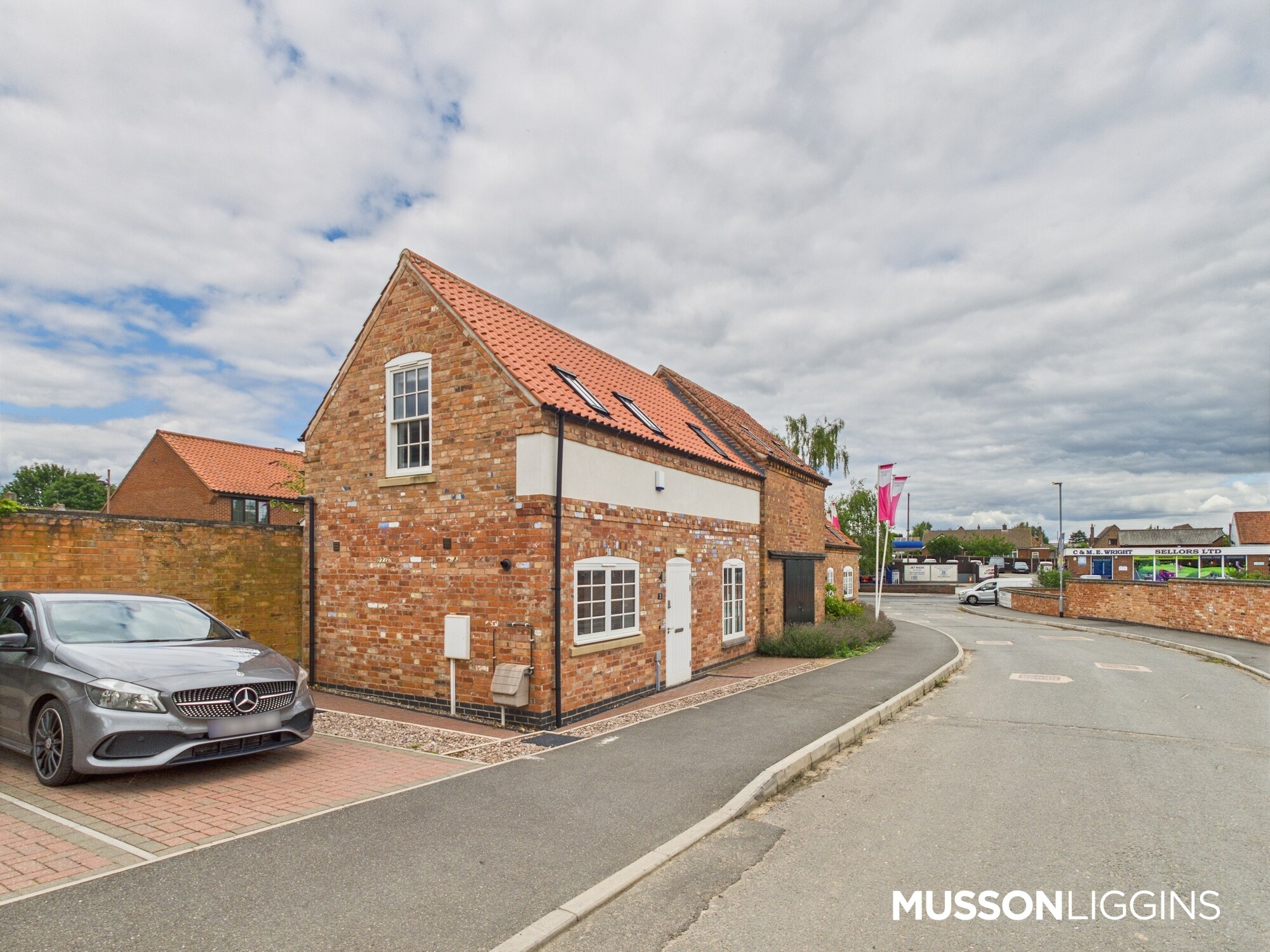 3 Perkins Lane, Calverton for sale Primary Photo- Image 1 of 1