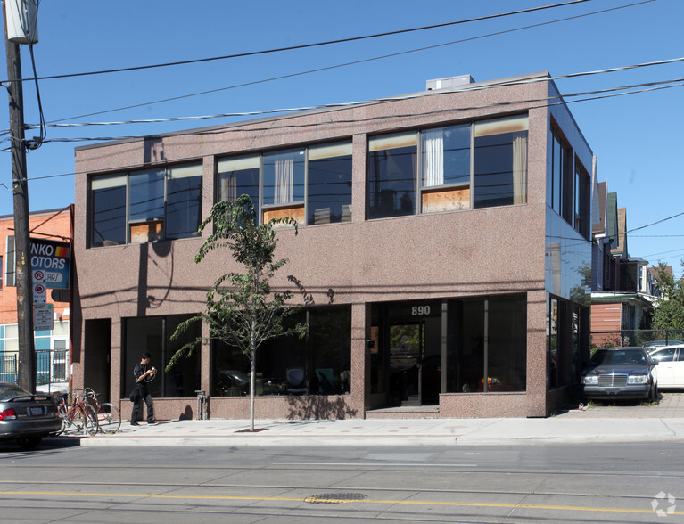 890 Dundas St W, Toronto, ON for rent - Building Photo - Image 2 of 2