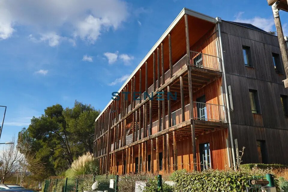 Office in Aix-en-Provence to rent Building Photo- Image 1 of 10