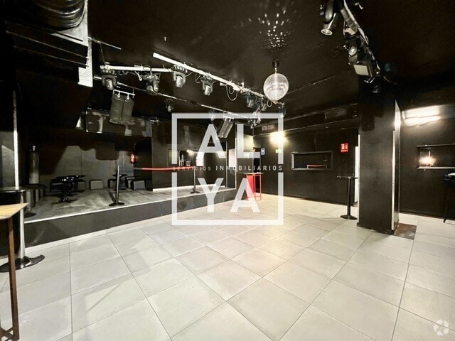 Retail in Madrid, Madrid to rent Interior Photo- Image 1 of 8