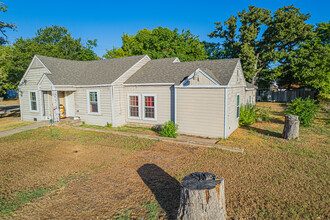 400 Oak St, Bryan, TX for sale Building Photo- Image 1 of 1