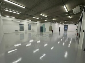 Light Industrial in Roissy-en-France to rent Interior Photo- Image 2 of 7