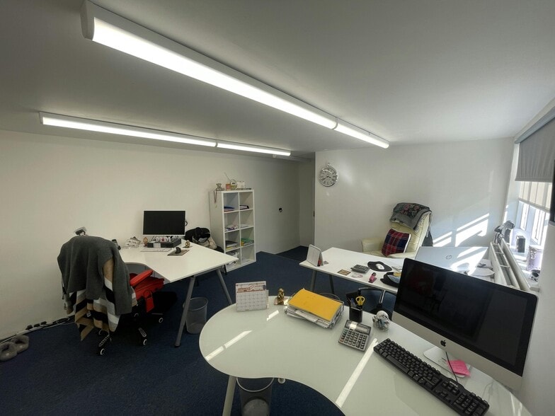 37 High St, Long Crendon to rent - Building Photo - Image 3 of 7