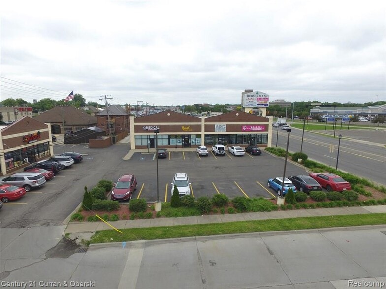 22805-22831 Michigan Ave, Dearborn, MI for rent - Building Photo - Image 2 of 7