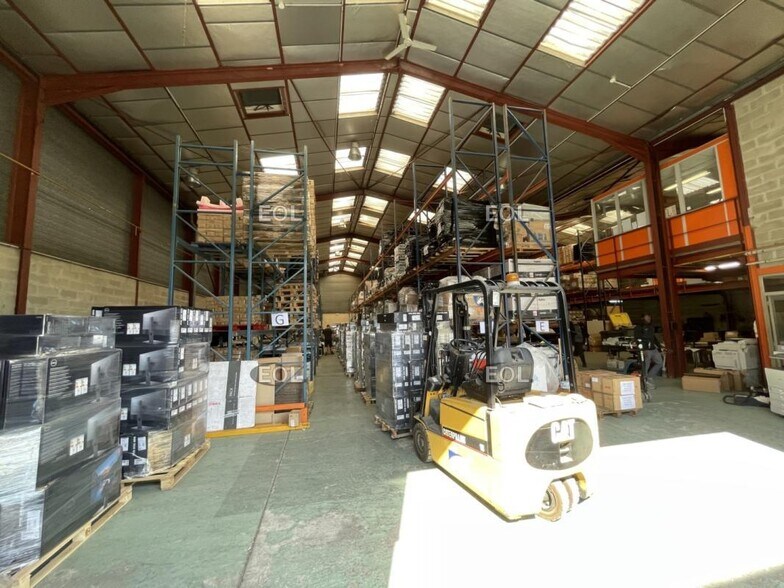 Light Industrial in Andilly to rent - Building Photo - Image 1 of 7