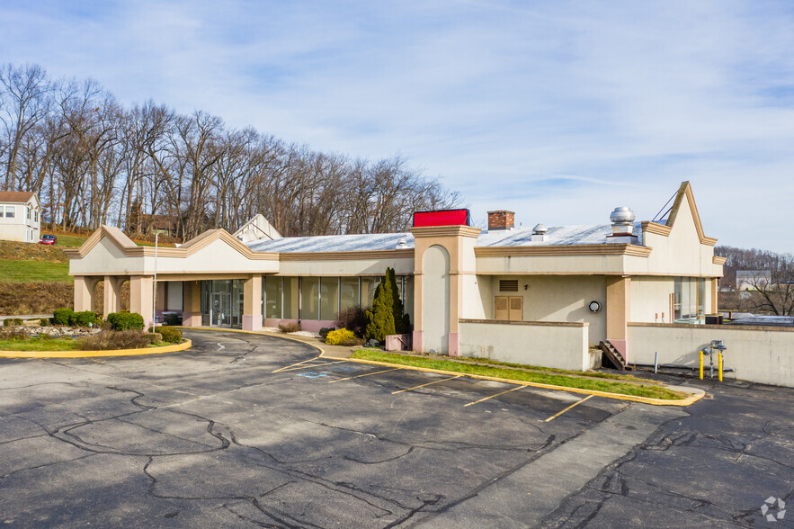 110 N Main St, New Stanton, PA for sale - Primary Photo - Image 1 of 1