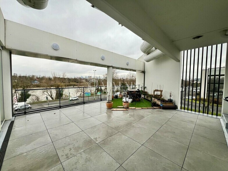 120 Quai De Bezons, Argenteuil to rent - Building Photo - Image 3 of 9