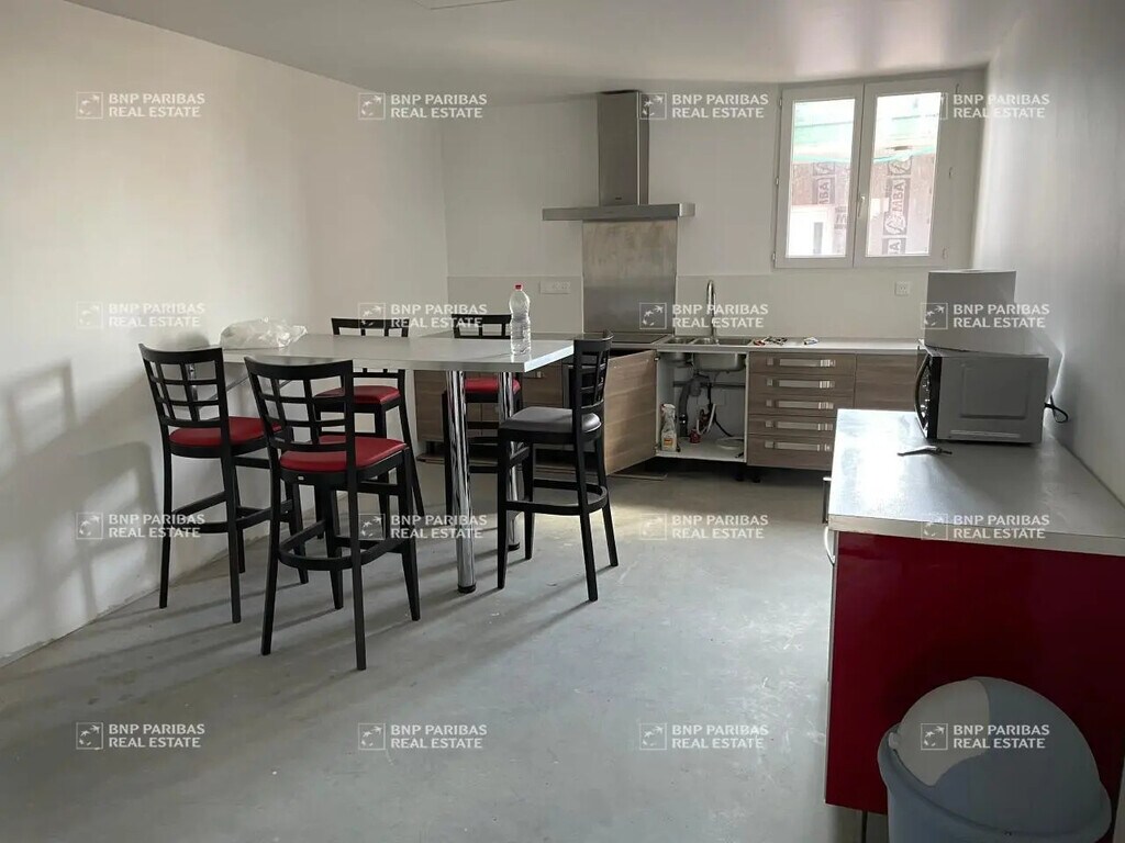 Location Local d'activités 1 300 m² - Photo 1