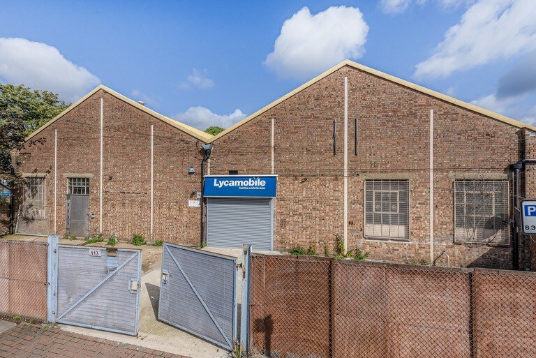 113 Bryan Ave, London for sale Primary Photo- Image 1 of 1