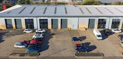 Nash Rd, Redditch to rent Building Photo- Image 1 of 6