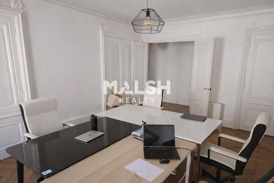 Office in Lyon to rent - Interior Photo - Image 2 of 10