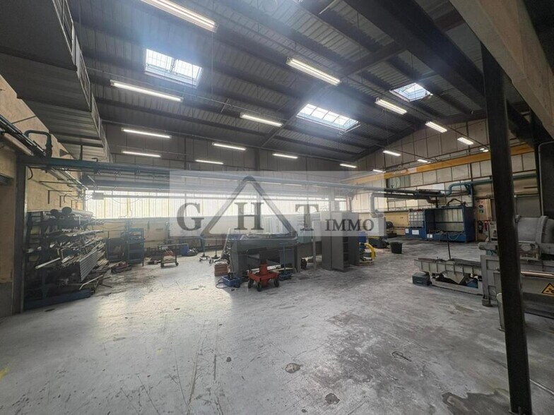 Industrial in Vaux-le-Pénil for sale - Building Photo - Image 1 of 9