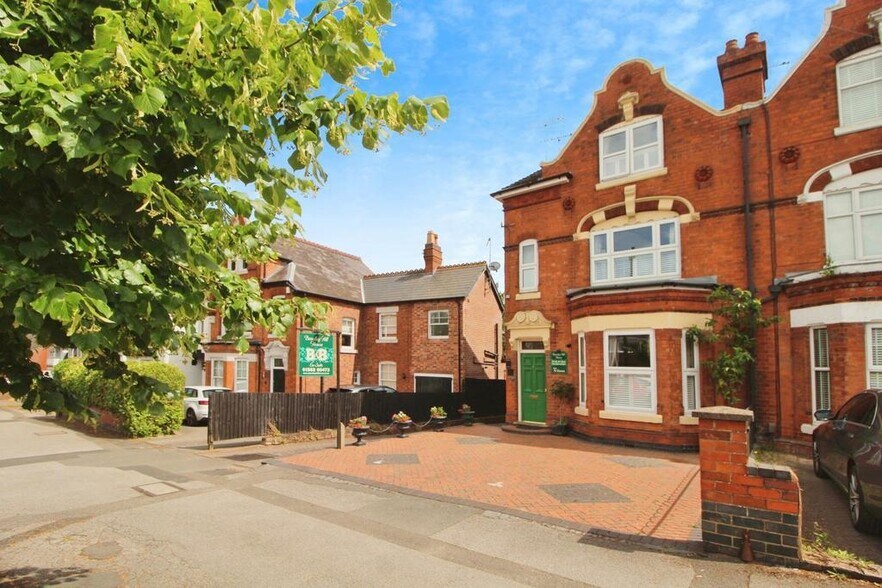 8 Bewdley Hl, Kidderminster for sale - Building Photo - Image 3 of 24