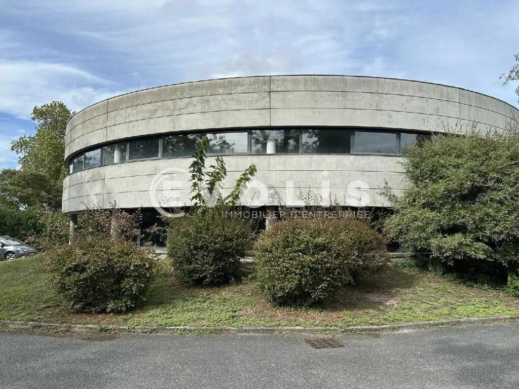 Location Bureaux 153 m² - Photo 1