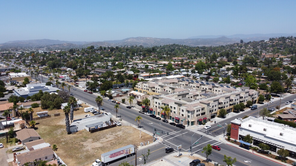 1440 S Escondido Blvd, Escondido, CA for rent - Building Photo - Image 3 of 4