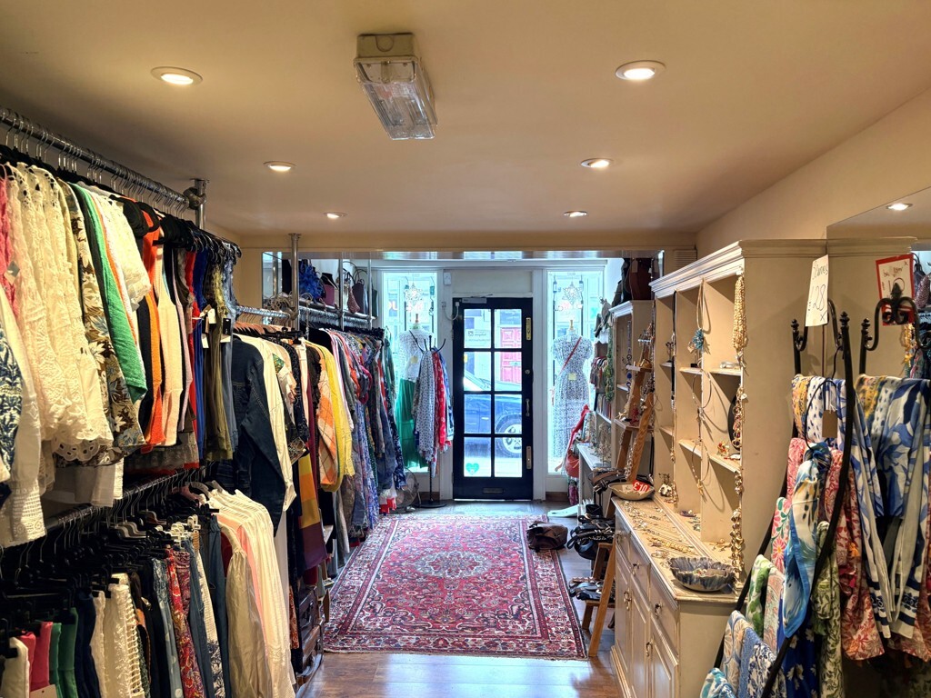 42 High St, Marlow to rent Interior Photo- Image 1 of 1