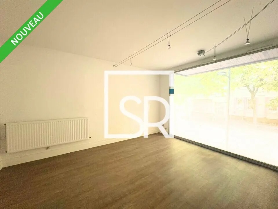 Location Bureaux 113 m² - Photo 1