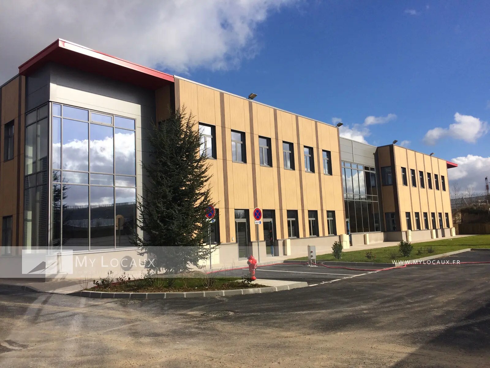 Light Industrial in Le Blanc-Mesnil to rent Building Photo- Image 1 of 6