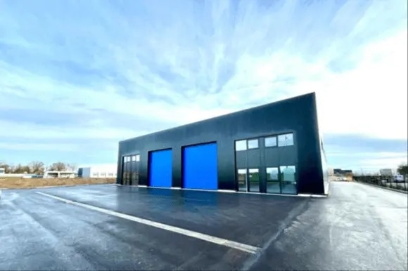 Location Local d'activités 580 m² - Photo 1
