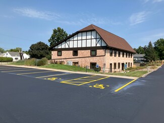 More details for 1305 Chestnut St, West Bend, WI - Office/Medical for Rent