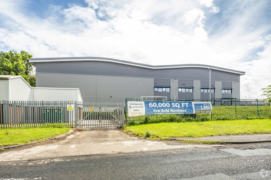 2 Acornfield Rd, Liverpool to rent - Building Photo - Image 2 of 5