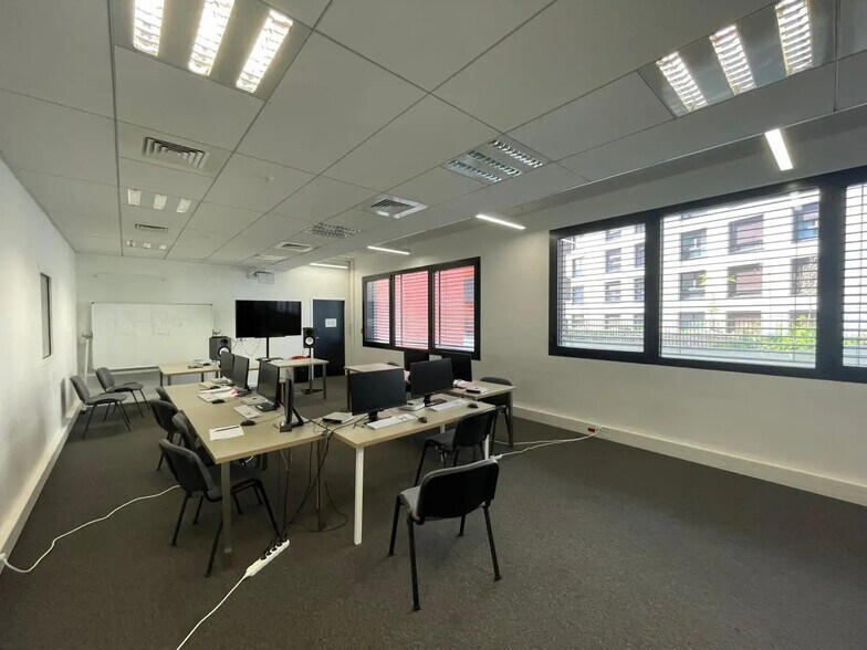 Office in Bordeaux to rent - Interior Photo - Image 1 of 14
