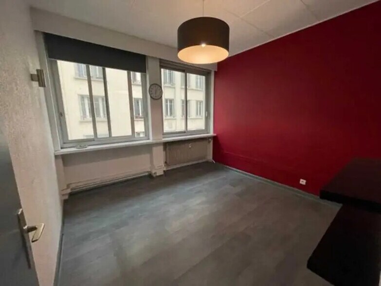Office in Lyon for sale - Interior Photo - Image 2 of 2
