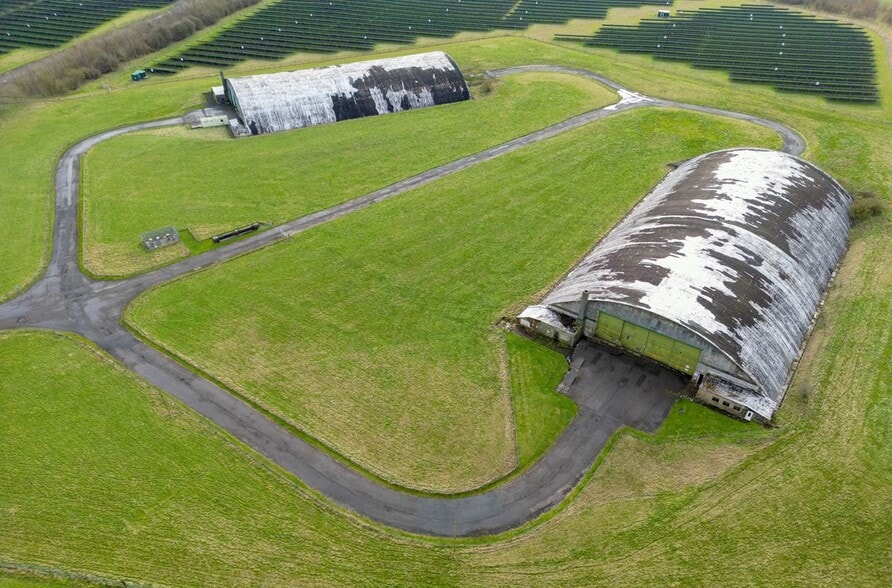 Red Barn Lane, Wroughton to rent - Building Photo - Image 2 of 6