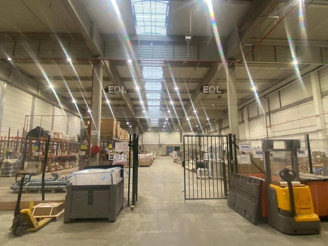 Industrial in Lognes to rent Building Photo- Image 1 of 15