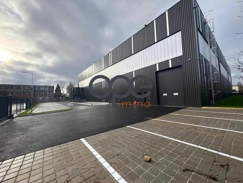 Industrial in Torcy to rent Building Photo- Image 1 of 20