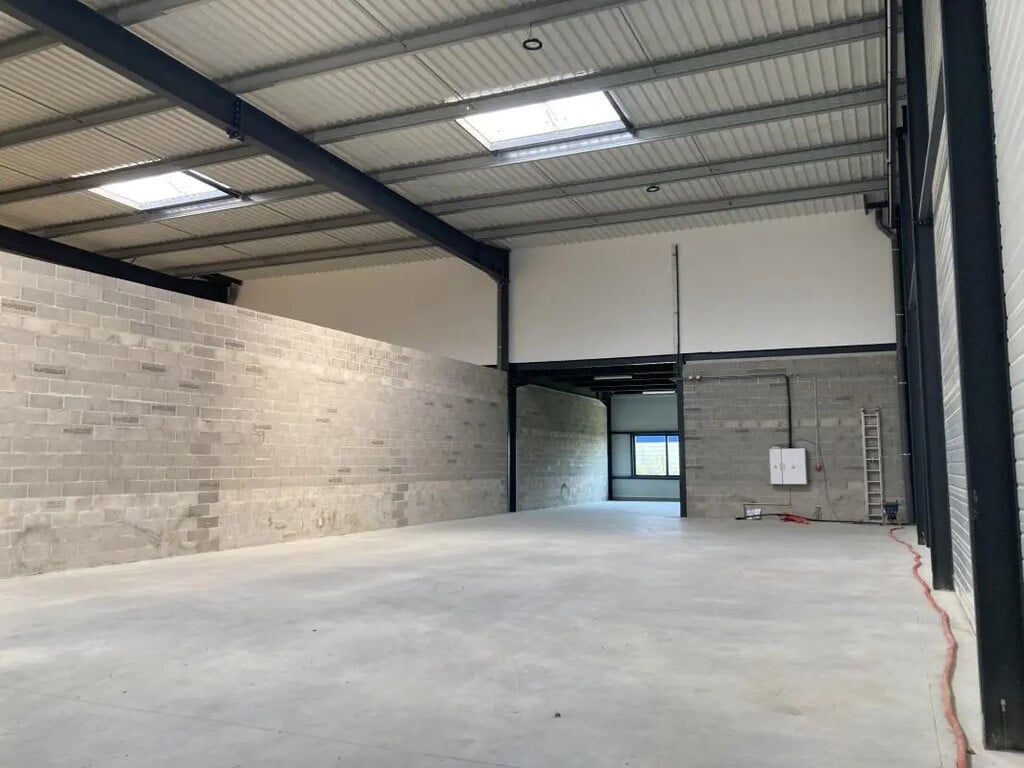 Vente Local d'activités 1 479 m² - Photo 1