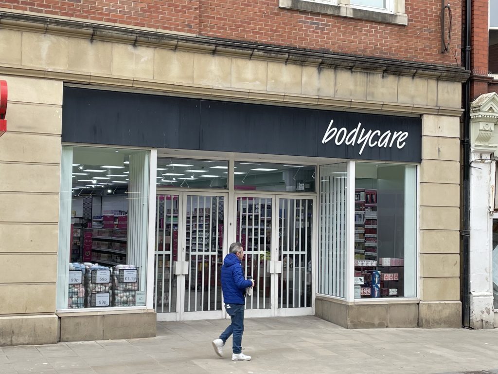 58 Hope St, Wrexham to rent Building Photo- Image 1 of 1