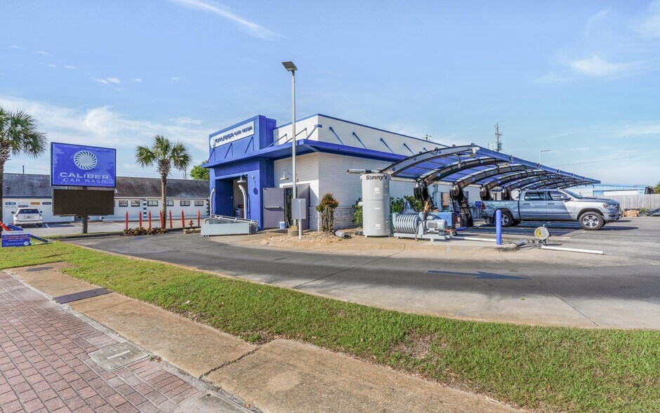 162 Eglin Pky, Fort Walton Beach 32548 Caliber Car Wash UK
