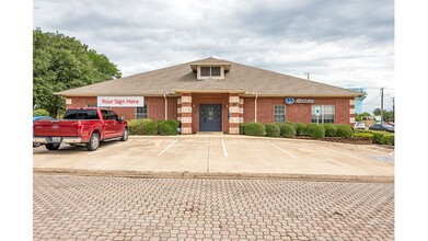 9289 Huntington Sq, North Richland Hills, TX for rent Building Photo- Image 1 of 28