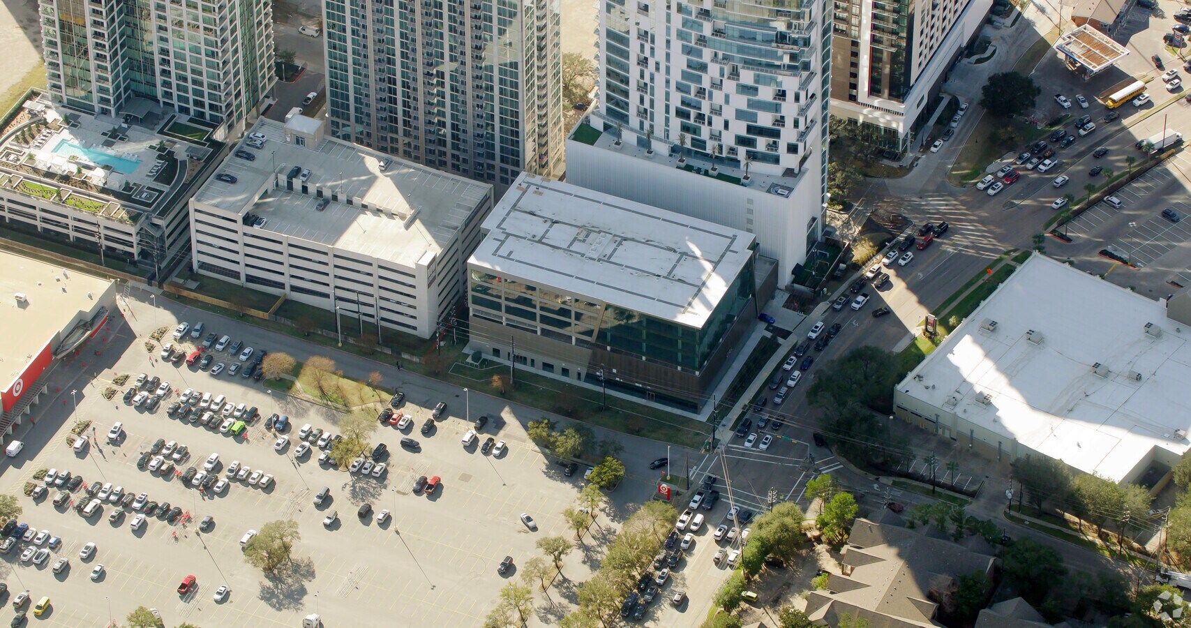 4411 San Felipe St, Houston 77027 UK