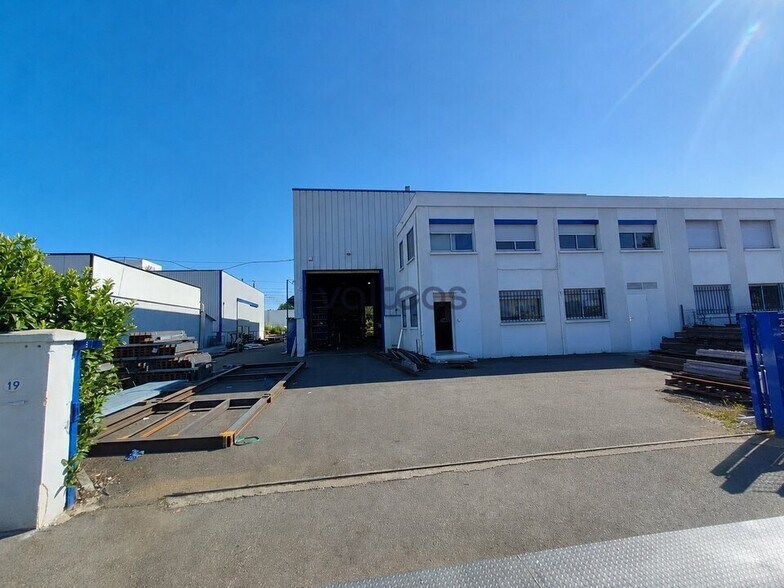 Light Industrial in Toulouse to rent - Building Photo - Image 1 of 4