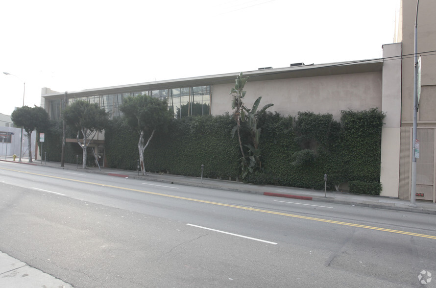 6350 Santa Monica Blvd, Los Angeles, CA for rent - Building Photo - Image 3 of 4