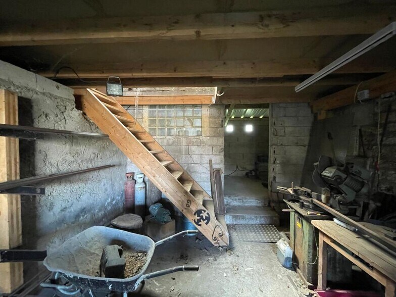 Industrial in Meudon to rent - Interior Photo - Image 3 of 3