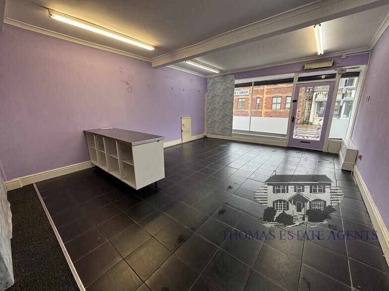 30 Dewinton St, Tonypandy to rent - Building Photo - Image 2 of 7