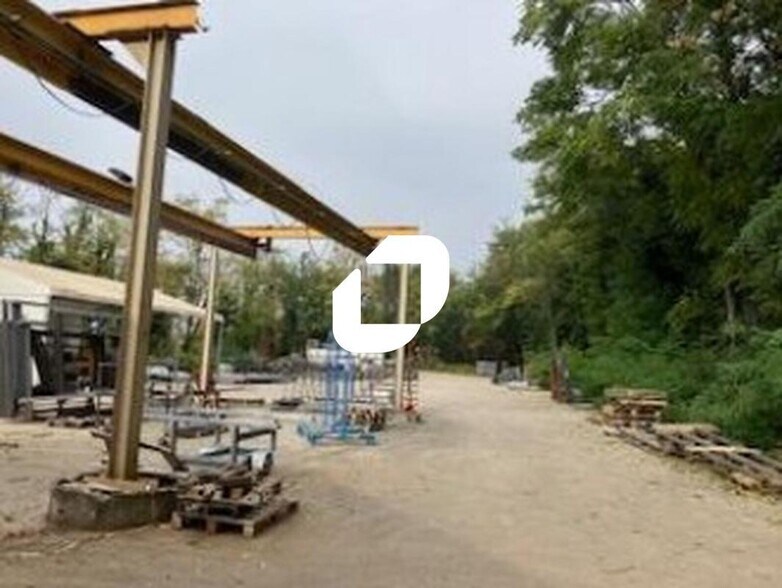 Light Industrial in Neuville-sur-Saône to rent - Construction Photo - Image 3 of 5