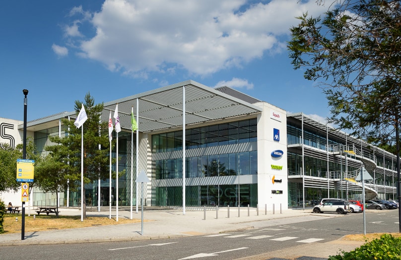 The Heights Heath, Weybridge to rent Building Photo- Image 1 of 5