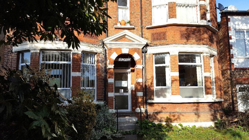 78 Granville Rd, London, SW18 5SG Medical for Lease UK