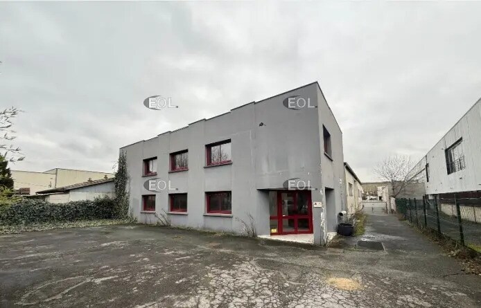 Light Industrial in Fontenay-sous-Bois to rent Building Photo- Image 1 of 23