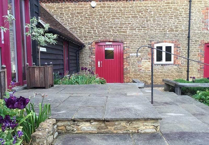 Peper Harow, Godalming to rent Building Photo- Image 1 of 5