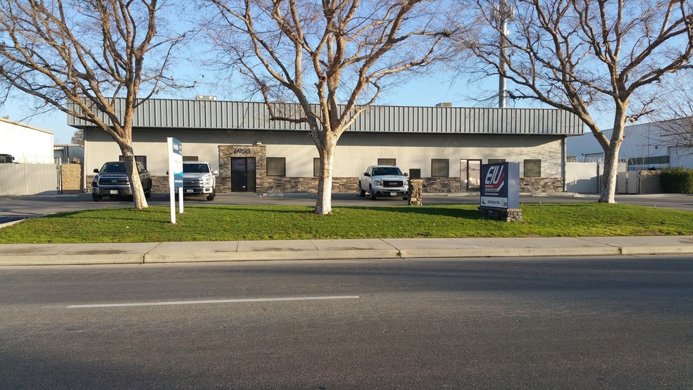 6950 District Blvd, Bakersfield, CA for sale - Primary Photo - Image 1 of 13