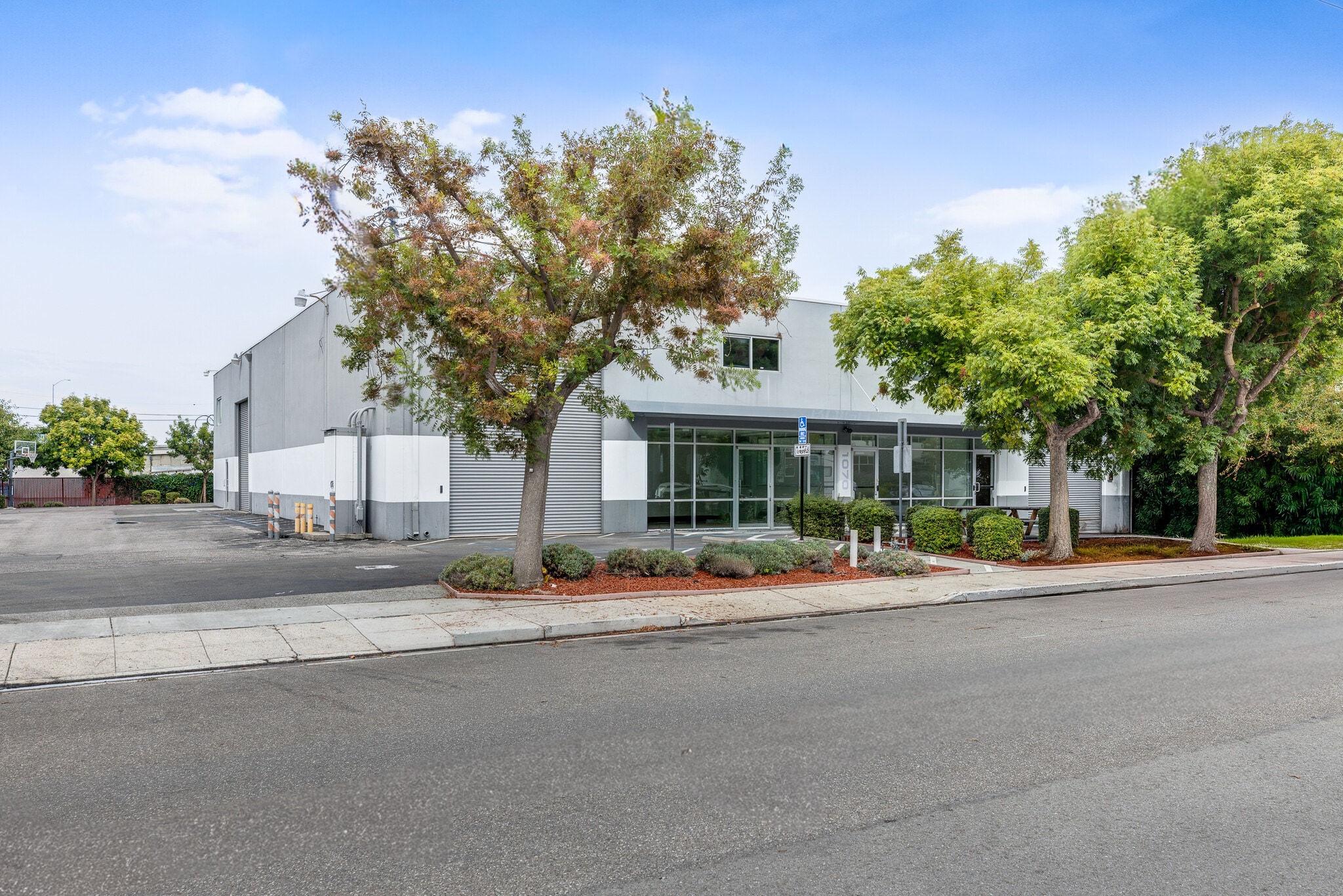 1070-1080 Terra Bella Ave, Mountain View, CA to rent Building Photo- Image 1 of 10