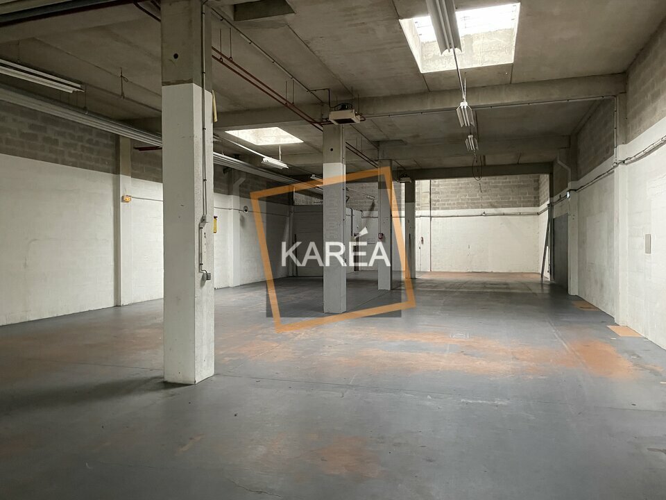Light Industrial in Lognes to rent Interior Photo- Image 1 of 6